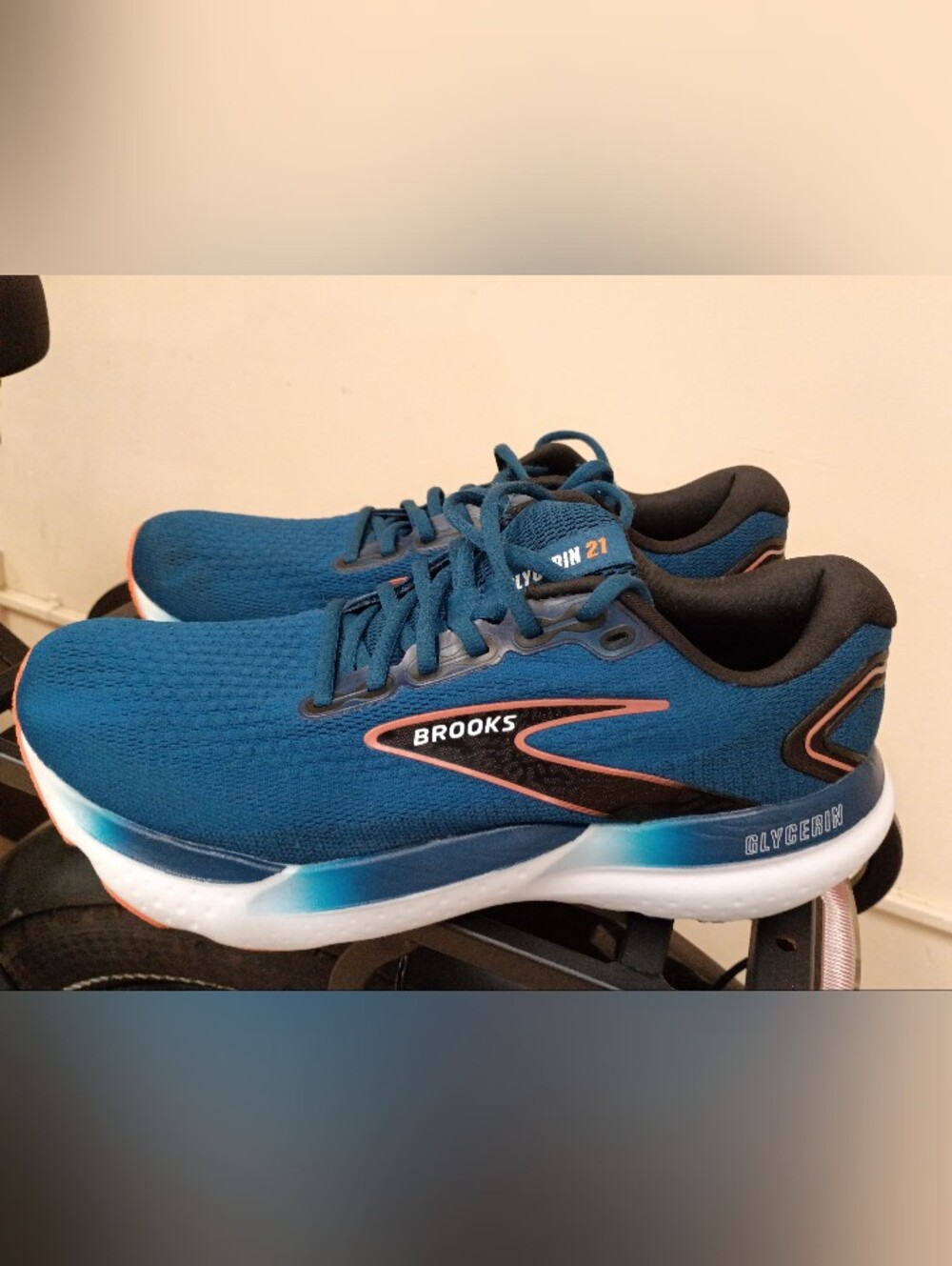 Brooks Men's Teal-Blue Running Sneakers with Coral Accents